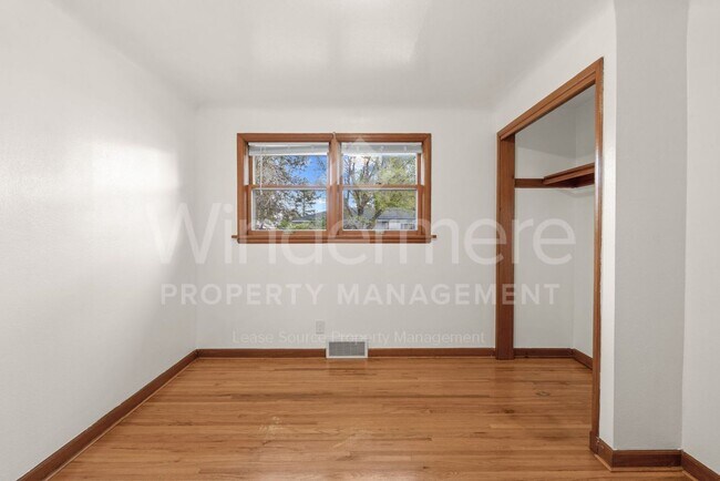 Building Photo - Charming North Spokane Home in a Prime Location