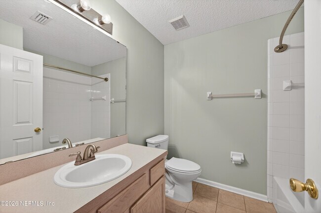 Building Photo - 13727 Richmond Park Dr N