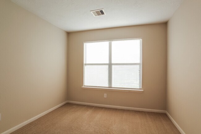 Building Photo - 8107 Sanders Glen Ln