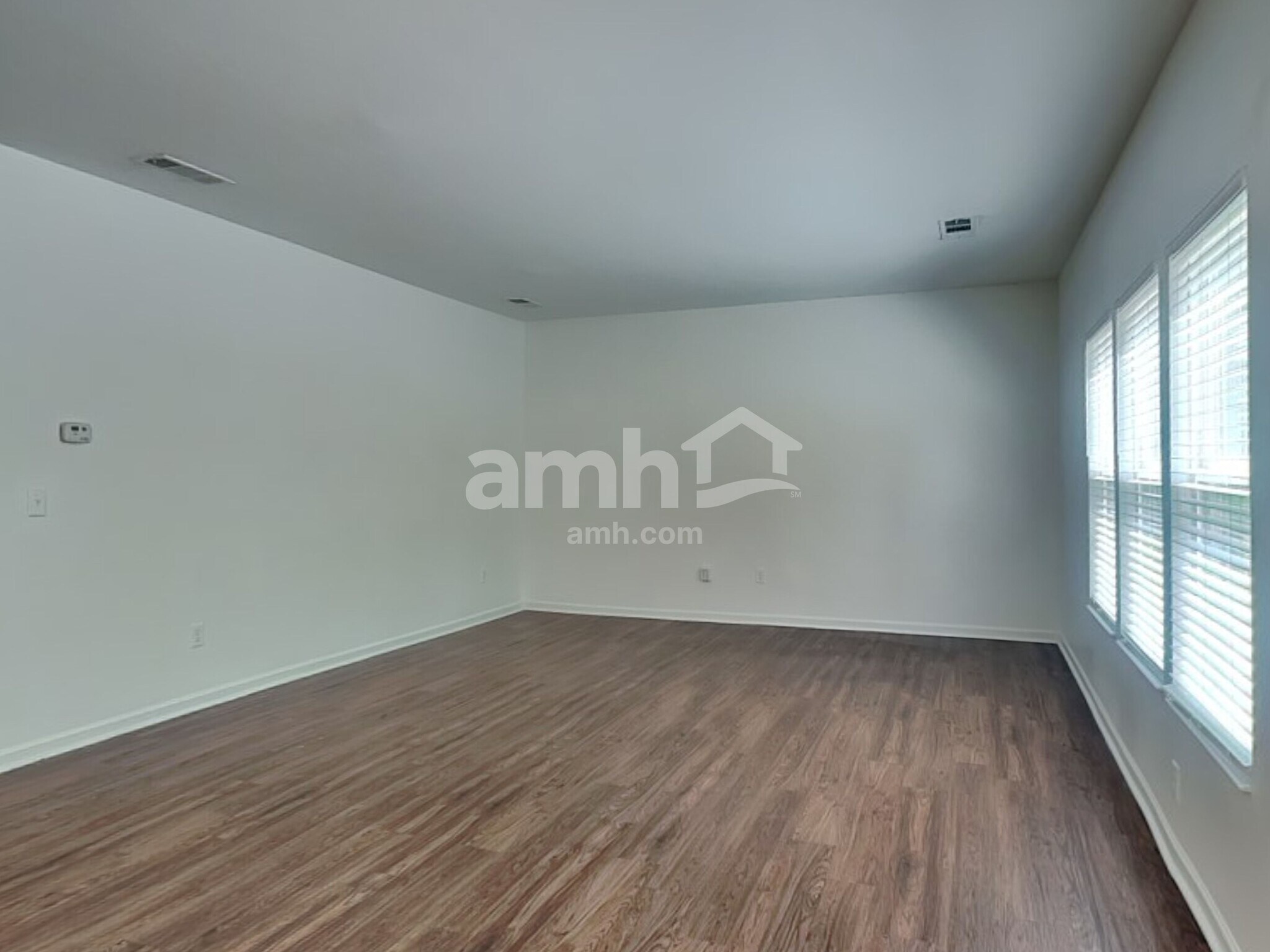 Building Photo - 1617 Shire Village Dr