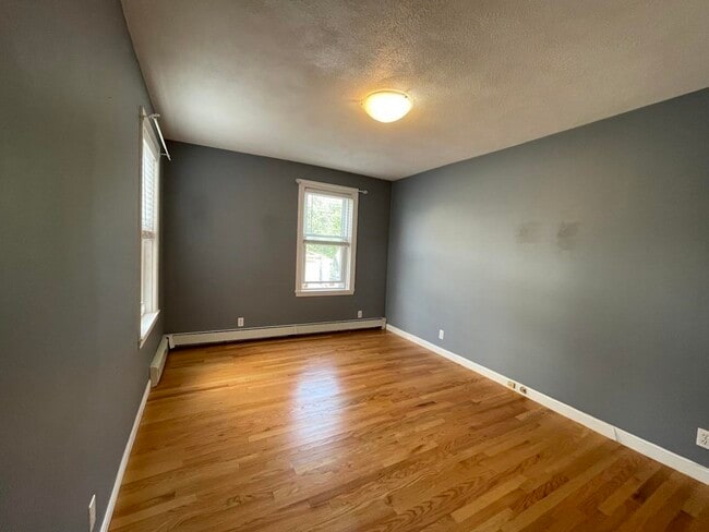 Building Photo - 274 Newtonville Ave