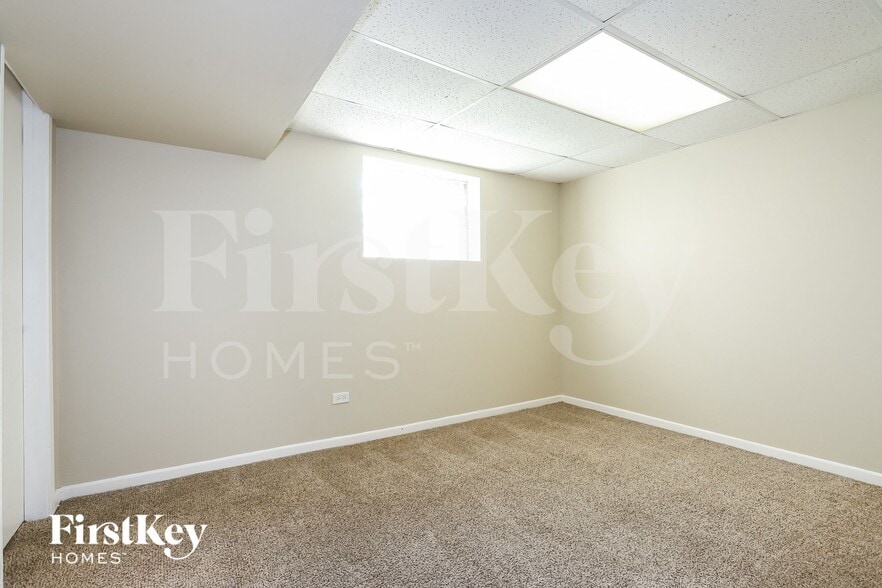 Building Photo - 642 Bradley Ave