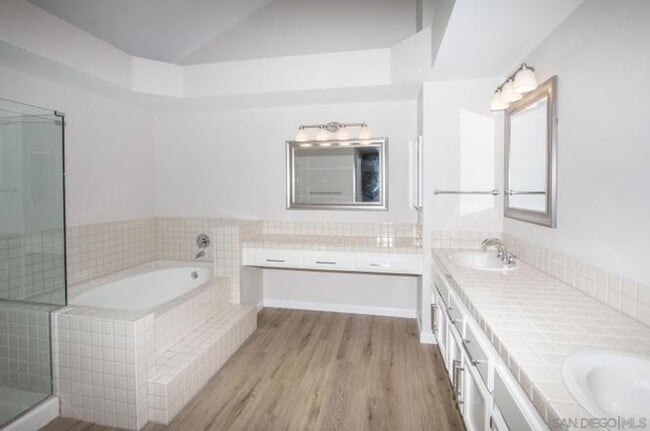 Building Photo - Sun-Filled 2 bedroom 2 bathroom Rancho Bernardo Home with Private Patio!