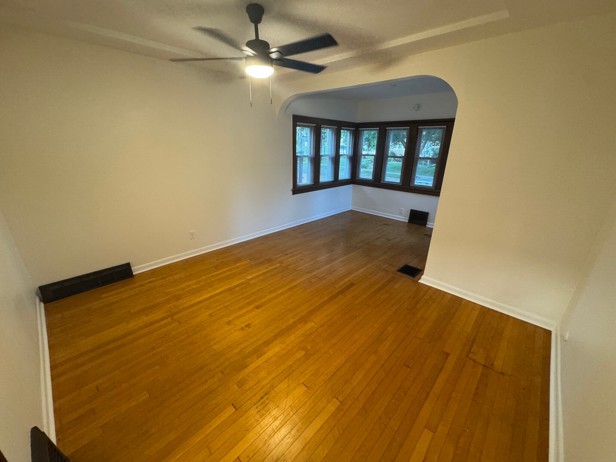 Building Photo - 1611 S 56th St