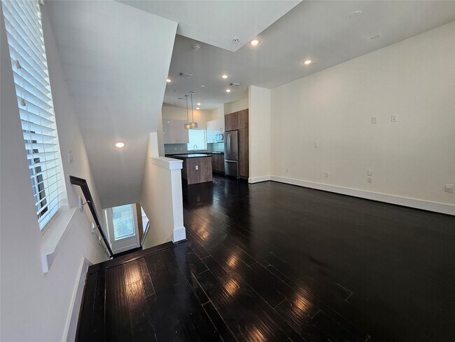 Building Photo - 2401 Crawford St