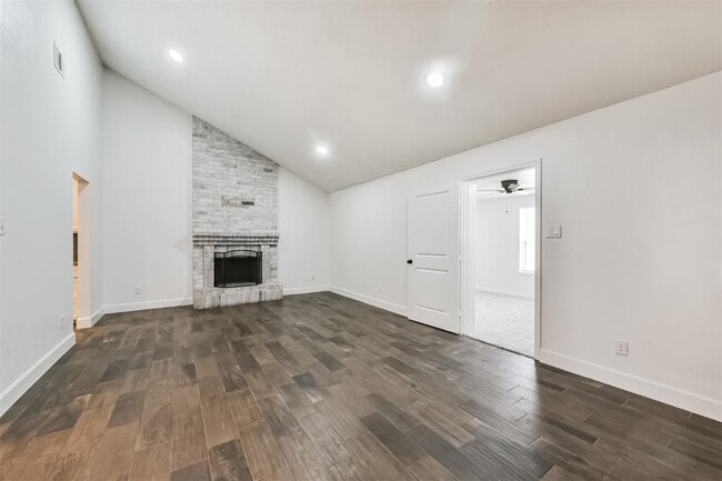 Building Photo - 210 Gentilly Dr