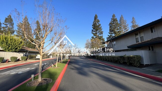 Building Photo - Very Nice Greenhaven 2bd/1ba Condo in Gated Community - Must See