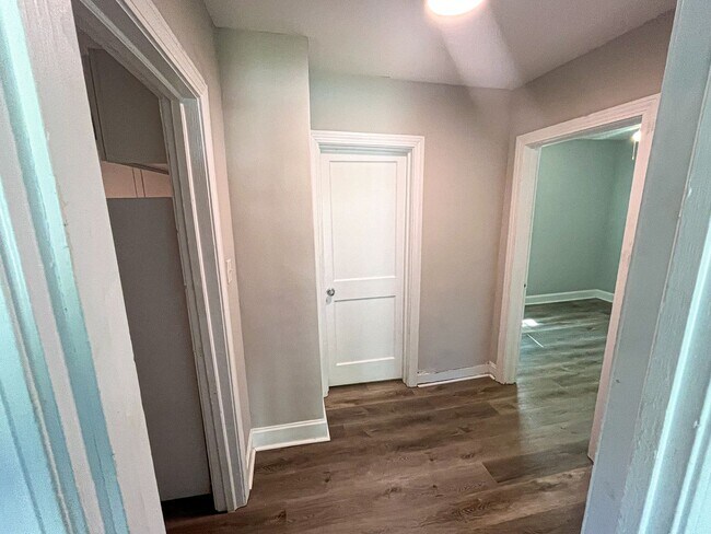 Building Photo - Charming bungalow 2 Bedrooms, 1 Bathroom in Winston Salem