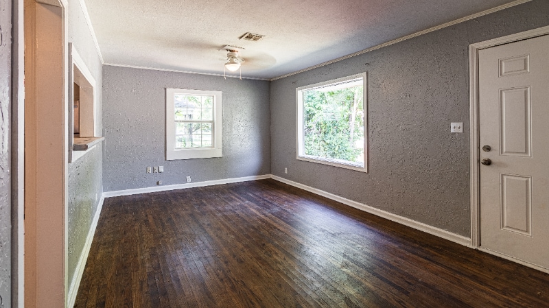Building Photo - 708 N Oswego Ave