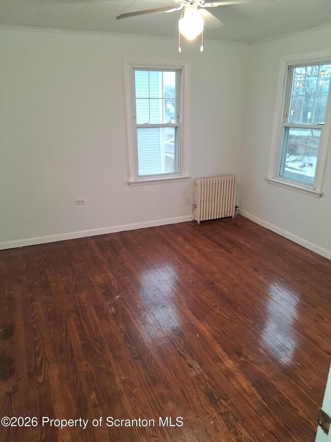 Building Photo - 907 E Drinker St