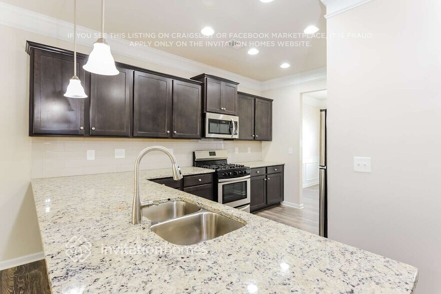 Building Photo - 132 Hickory Village Cir