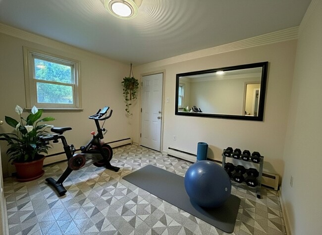 Building Photo - 3 Bedroom 1.5 Bathroom in Harrisburg -Cent...