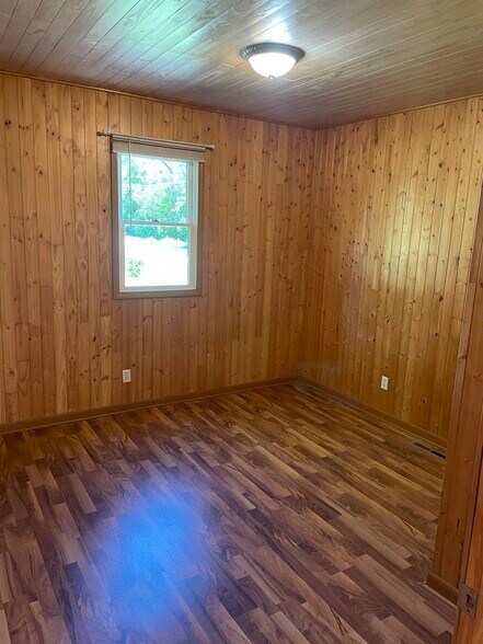 Building Photo - W1390 Highland Blvd