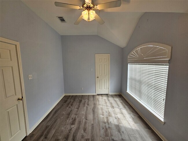 Building Photo - 5739 Henniker Dr