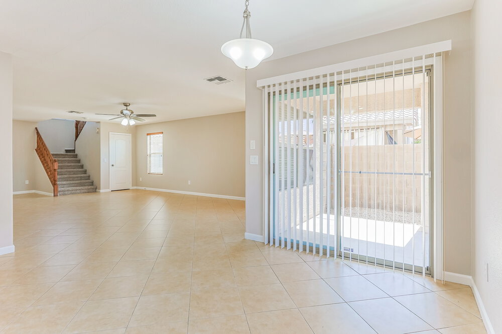 Building Photo - 2349 E Palm Beach Dr