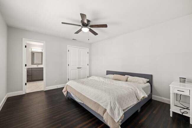 Building Photo - 2114 Briargreen Dr