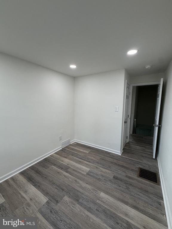 Building Photo - 1235 Elson Rd