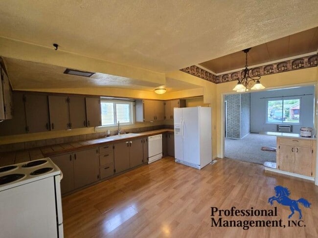 Building Photo - 3 bedroom in Billings MT 59101