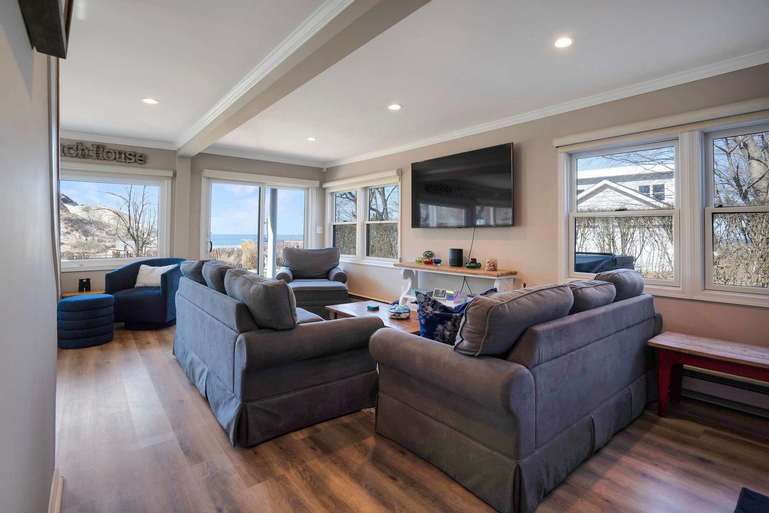 Building Photo - 2 Clifton Ave