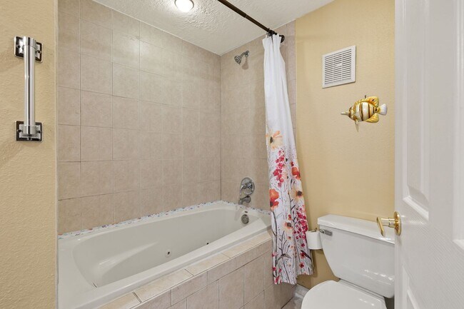 Building Photo - 3344 N Key Dr