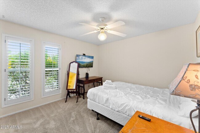 Building Photo - 5152 E Emerald Cir