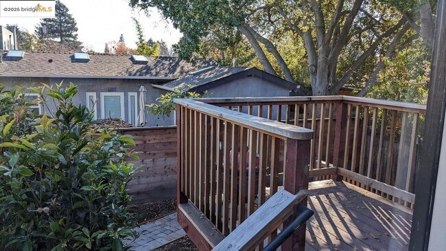 Building Photo - 1730 Francisco St