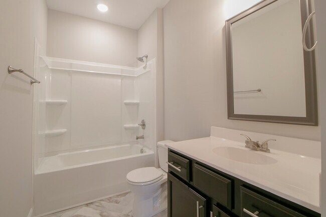 Building Photo - 477 Herman Dr