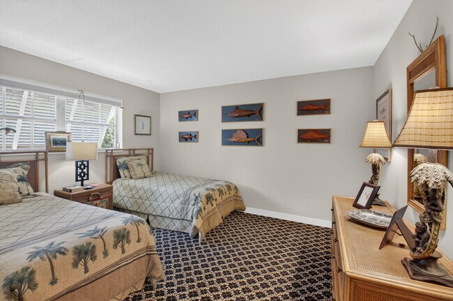 Building Photo - 30 Spanish River Dr