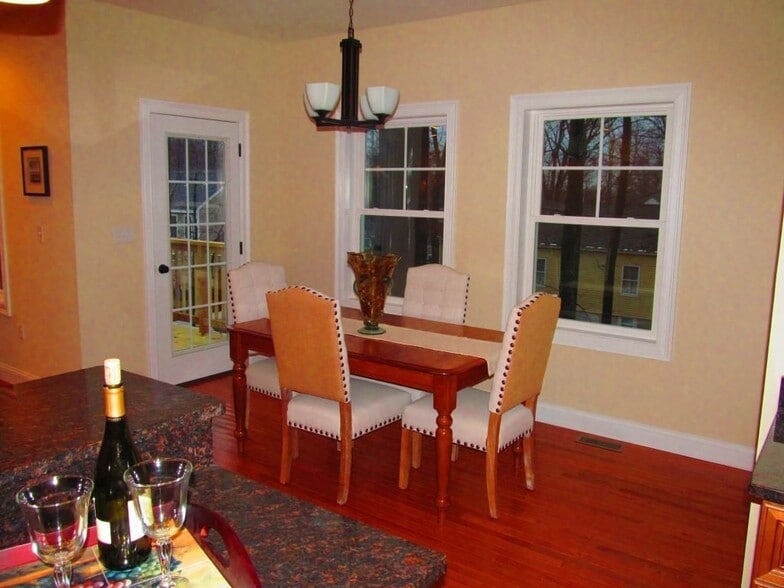 Building Photo - 214 Dallaire