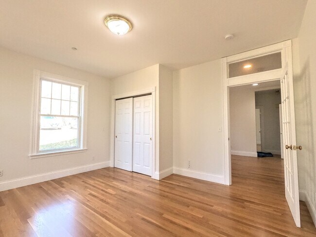 Building Photo - 15 Parley Ave