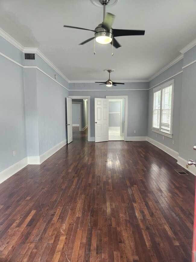 Living room - 6 Fontainebleau Dr