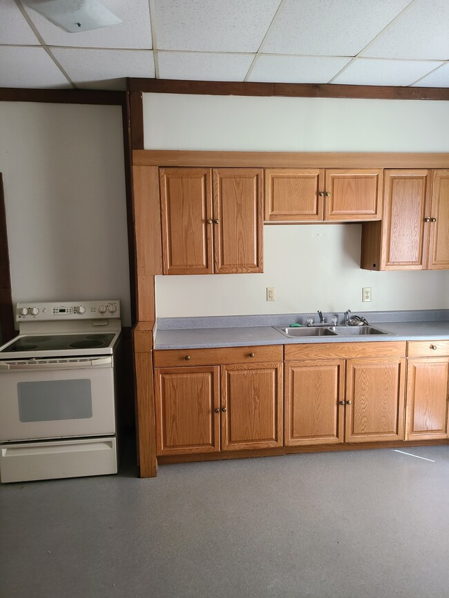 Building Photo - 1008-1 Lincoln Ave