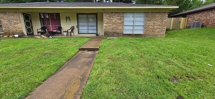 Building Photo - 308 Tammy Lynn Dr