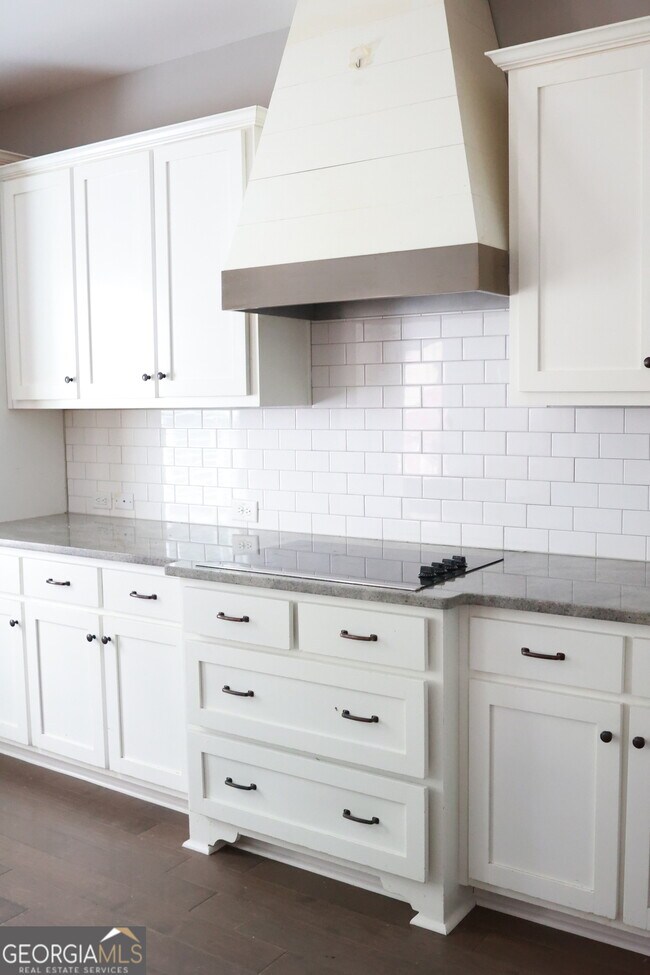 Building Photo - 135 Jessica Ct