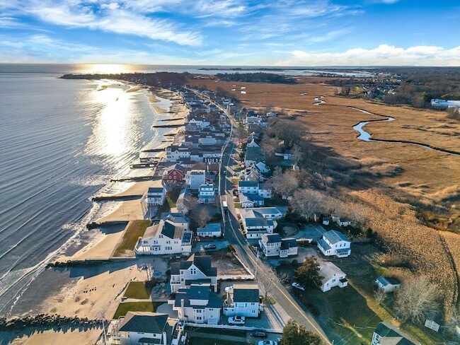 Primary Photo - 176 Shore Rd