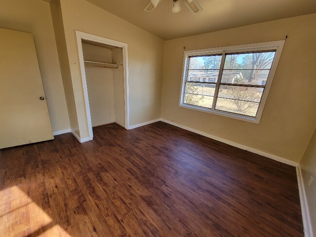 Building Photo - 3503 Porter Ave