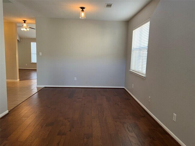 Building Photo - 146 Black Swan Pl