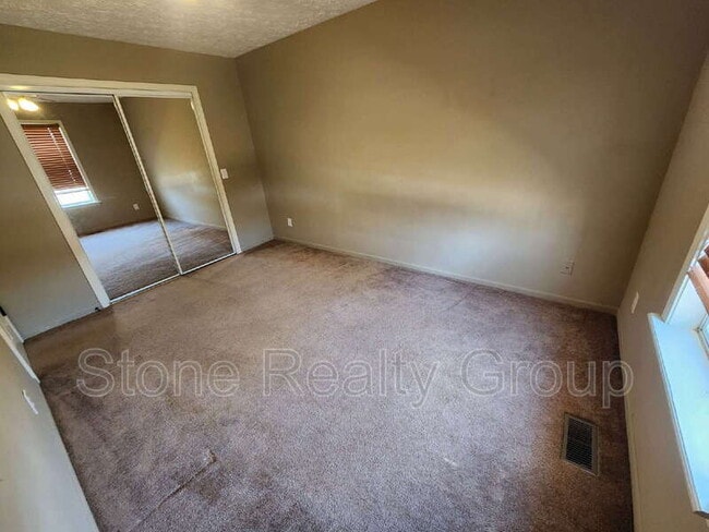 Building Photo - 4832 Pine Ridge Ct