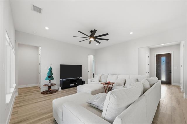 Building Photo - 7733 Indian Ridge Trail