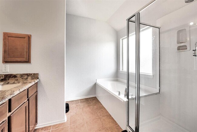 Building Photo - 3037 Boxwood Springs Ln