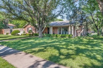 Building Photo - Must see, beautiful home!