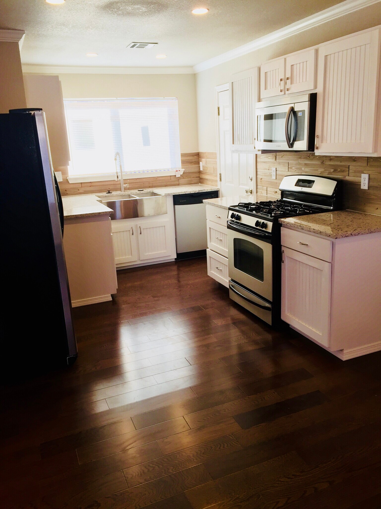 All new cabinets and granite! - 5614 W 3rd St
