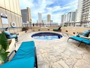 Building Photo - 320 Lili?uokalani Ave