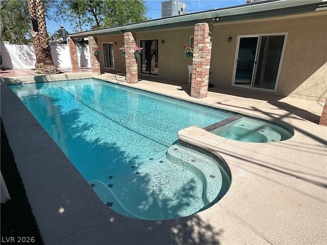 Building Photo - 3875 Hoopa Ln