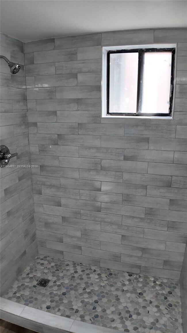 Building Photo - 5400 W 21st Ct