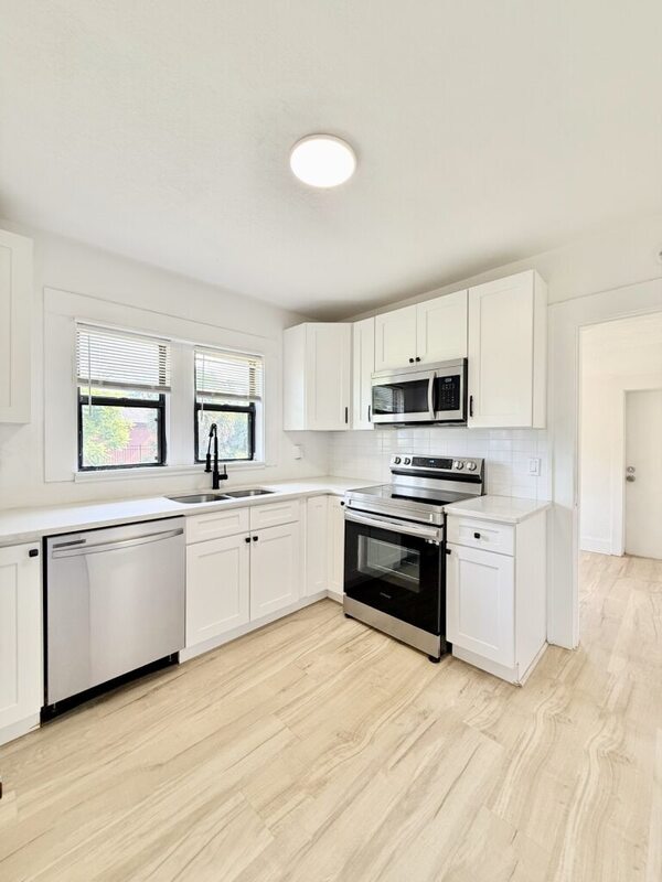 Building Photo - 1426 40th St S