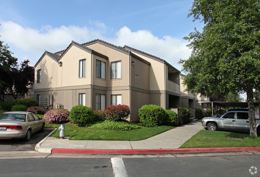 Building Photo - Renaissance Apartment Homes