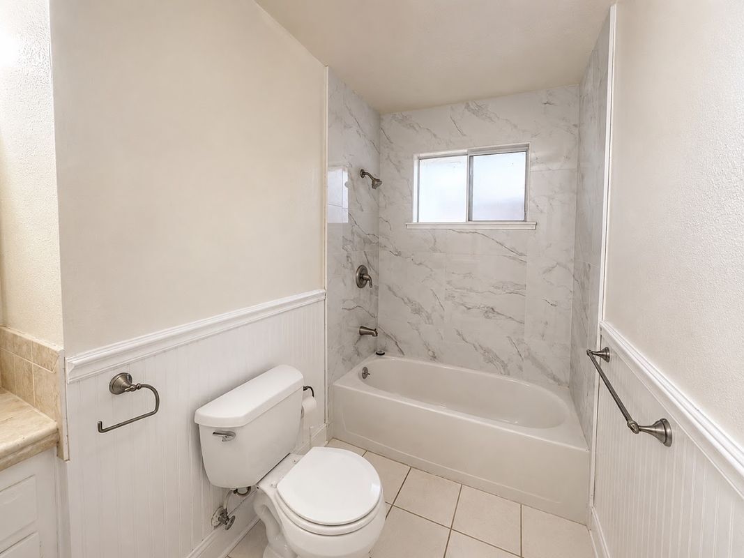 Building Photo - 3440 La Jolla Way