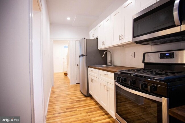 Building Photo - 3702 Hayward Ave