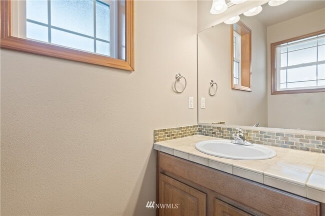 Building Photo - 6405 160th Ave E